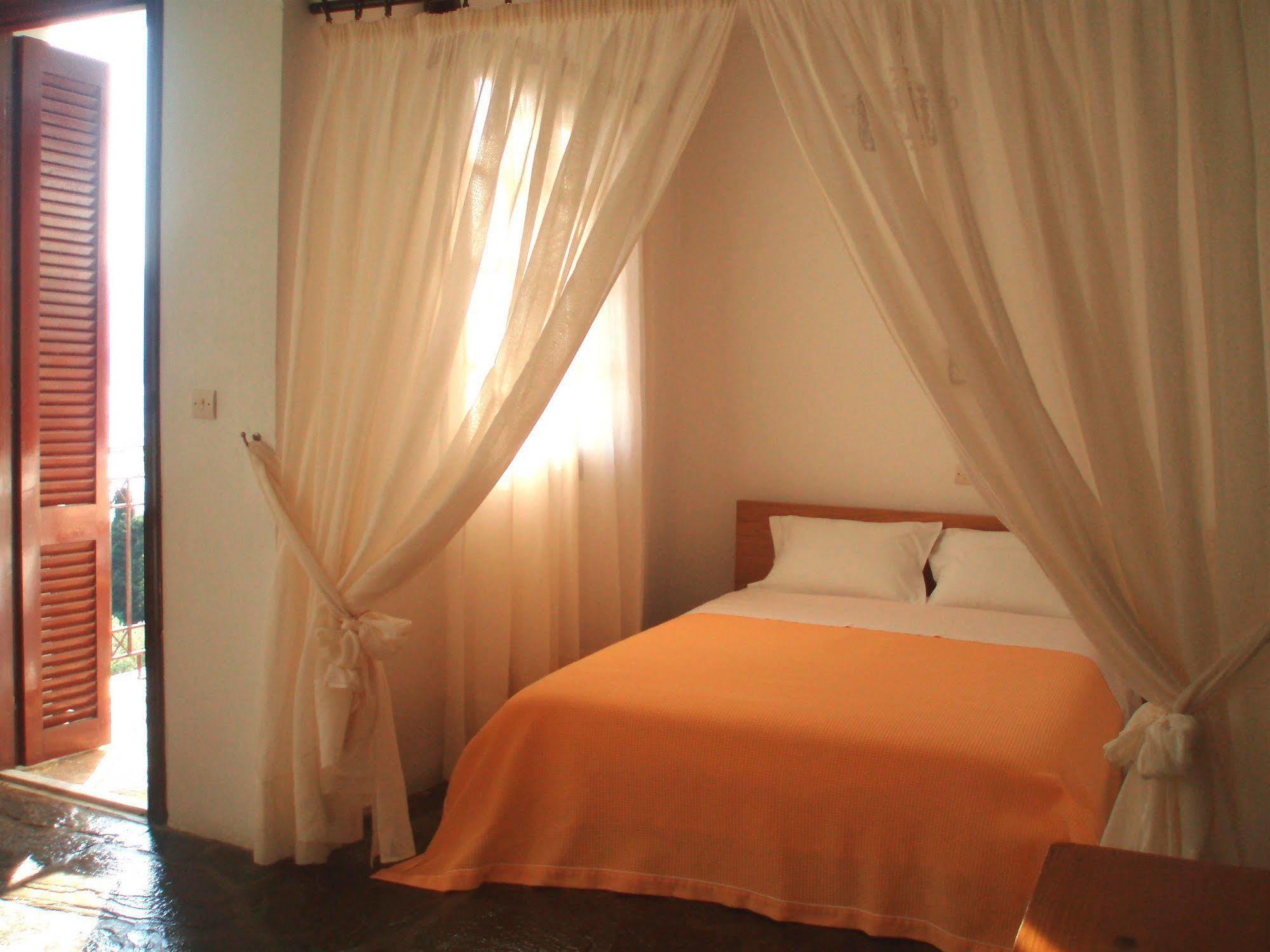 Scorpios Hotel & Suites Samos Town Exteriör bild