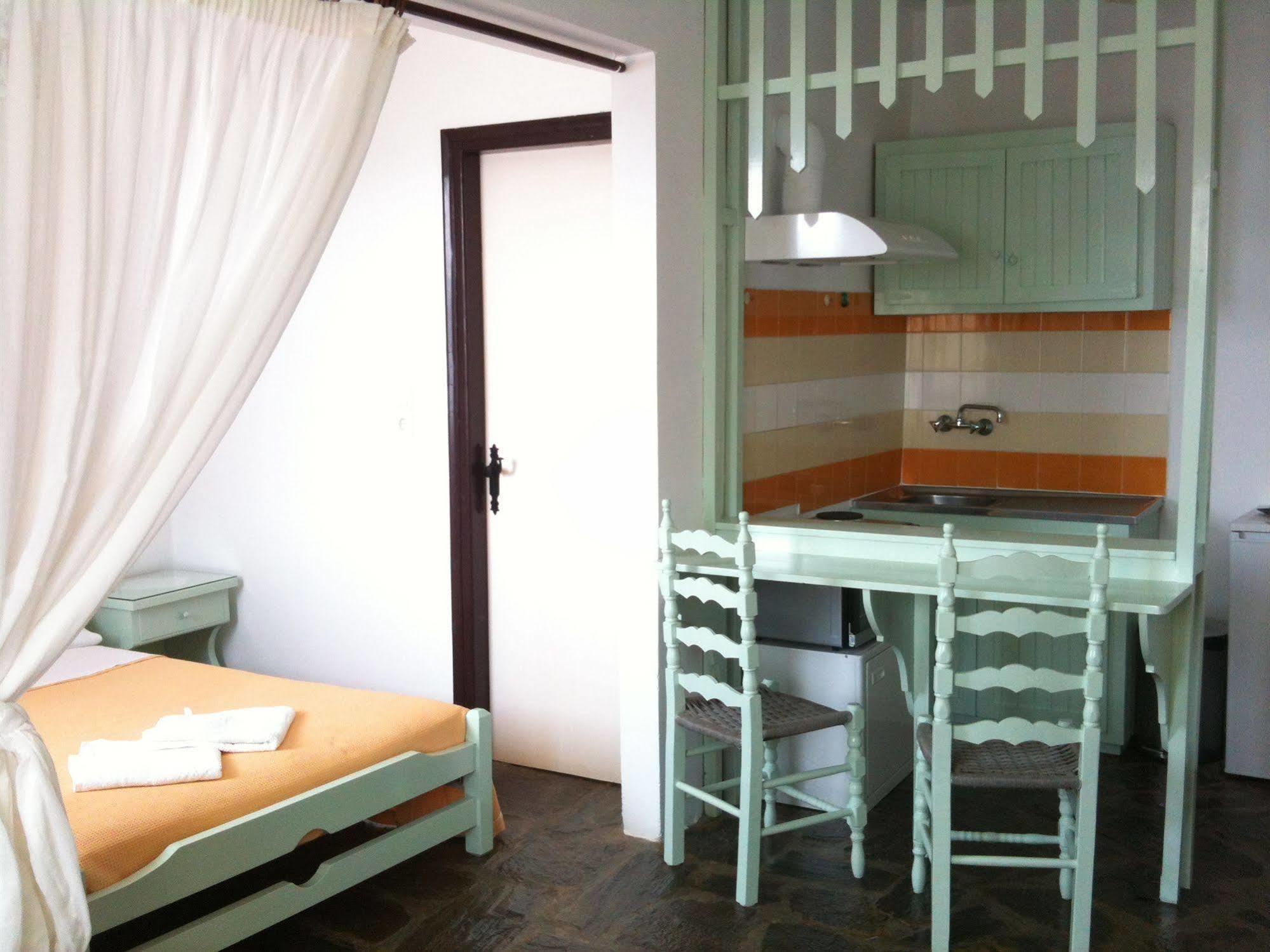 Scorpios Hotel & Suites Samos Town Exteriör bild