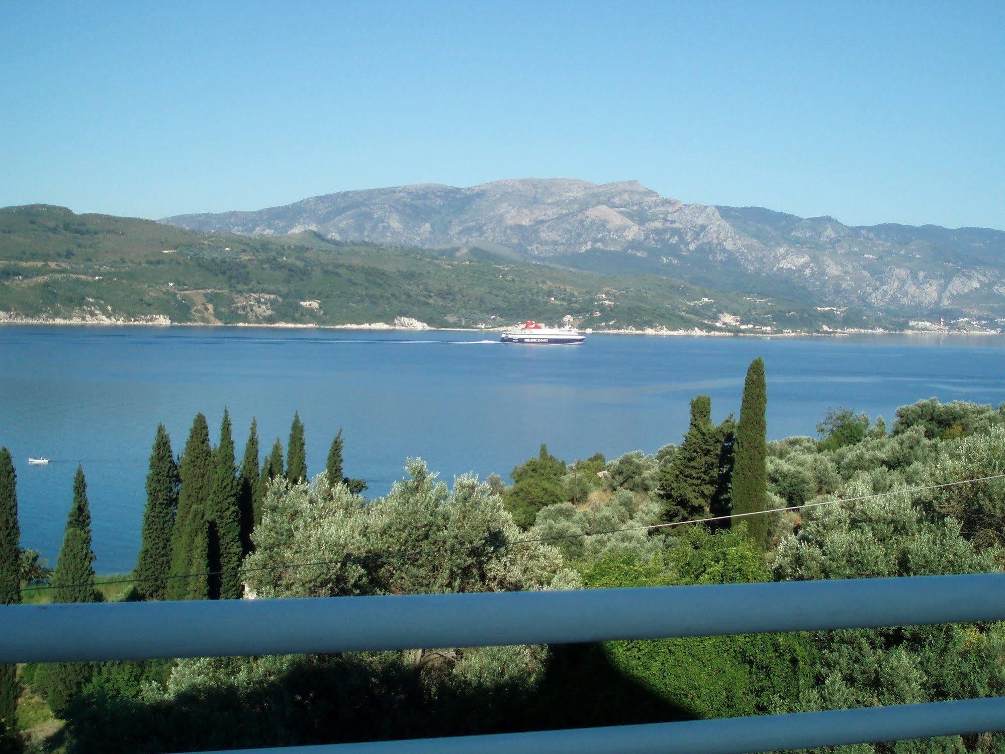 Scorpios Hotel & Suites Samos Town Exteriör bild
